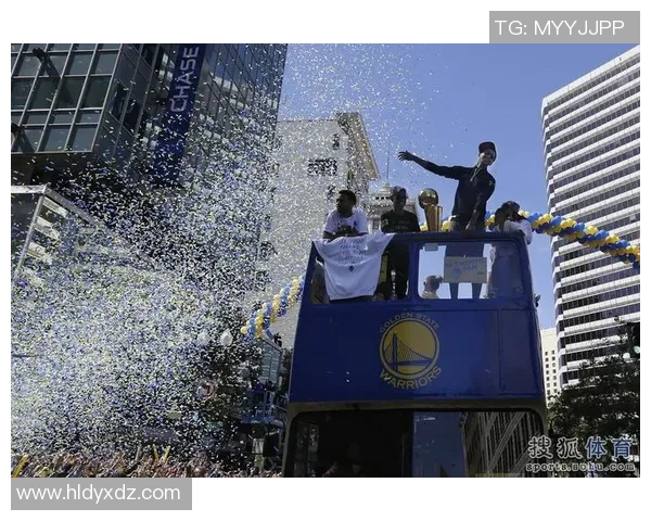 科里纳足球明星联谊赛盛况空前球迷共聚欢庆足球激情与友谊