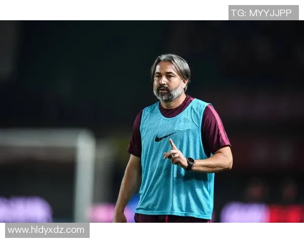 亚森足球教练的成功之道与培养年轻球员的独特理念探讨